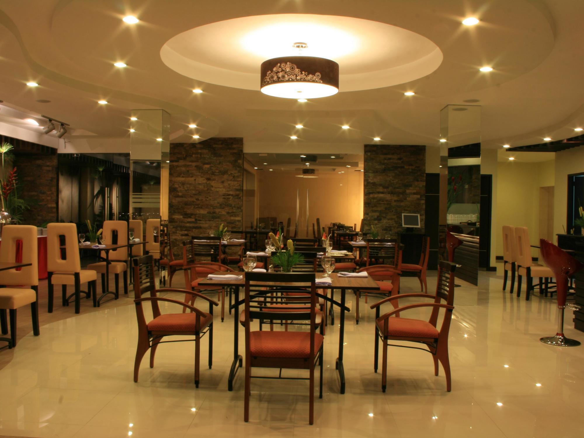 O Hotel Баколод Екстериор снимка